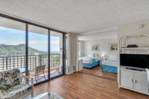 Deluxe Ocean and Diamond Head View Waikiki Condo, Free parking!